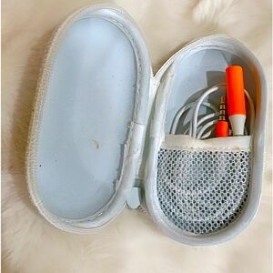 Beats by Dre extension audio cord for headphones.